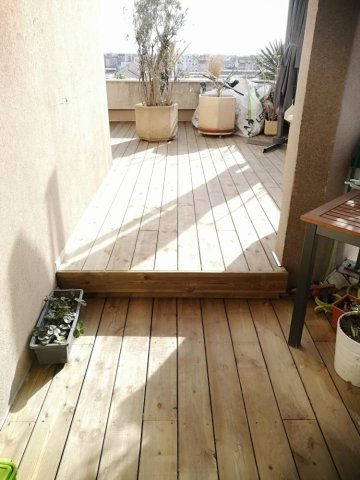 Aménagement d'un balcon, création d'une terrasse en bois à LYON