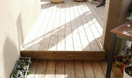 Aménagement d'un balcon, création d'une terrasse en bois à LYON