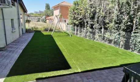 Aménagement de jardin - Installation d'une pelouse synthétique à Bourgoin-Jallieu