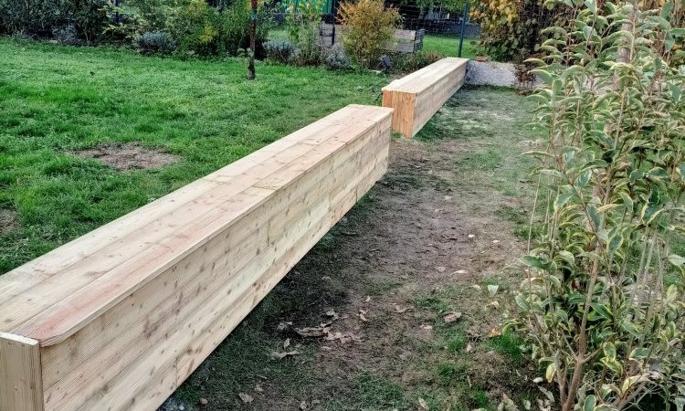 Aménagement extérieur - Habillage en bois d'un muret béton à BOURGOIN-JALLIEU