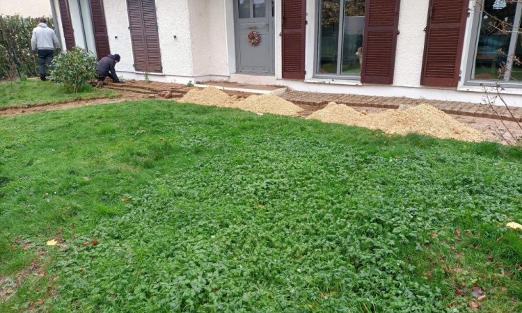 Création d'une dalle béton pour l'installation d'une future terrasse à Bourgoin-Jallieu