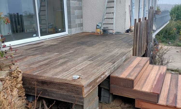 Agrandissement et surélévation d'une terrasse en bois avec création d'un escalier à Bourgoin-Jallieu